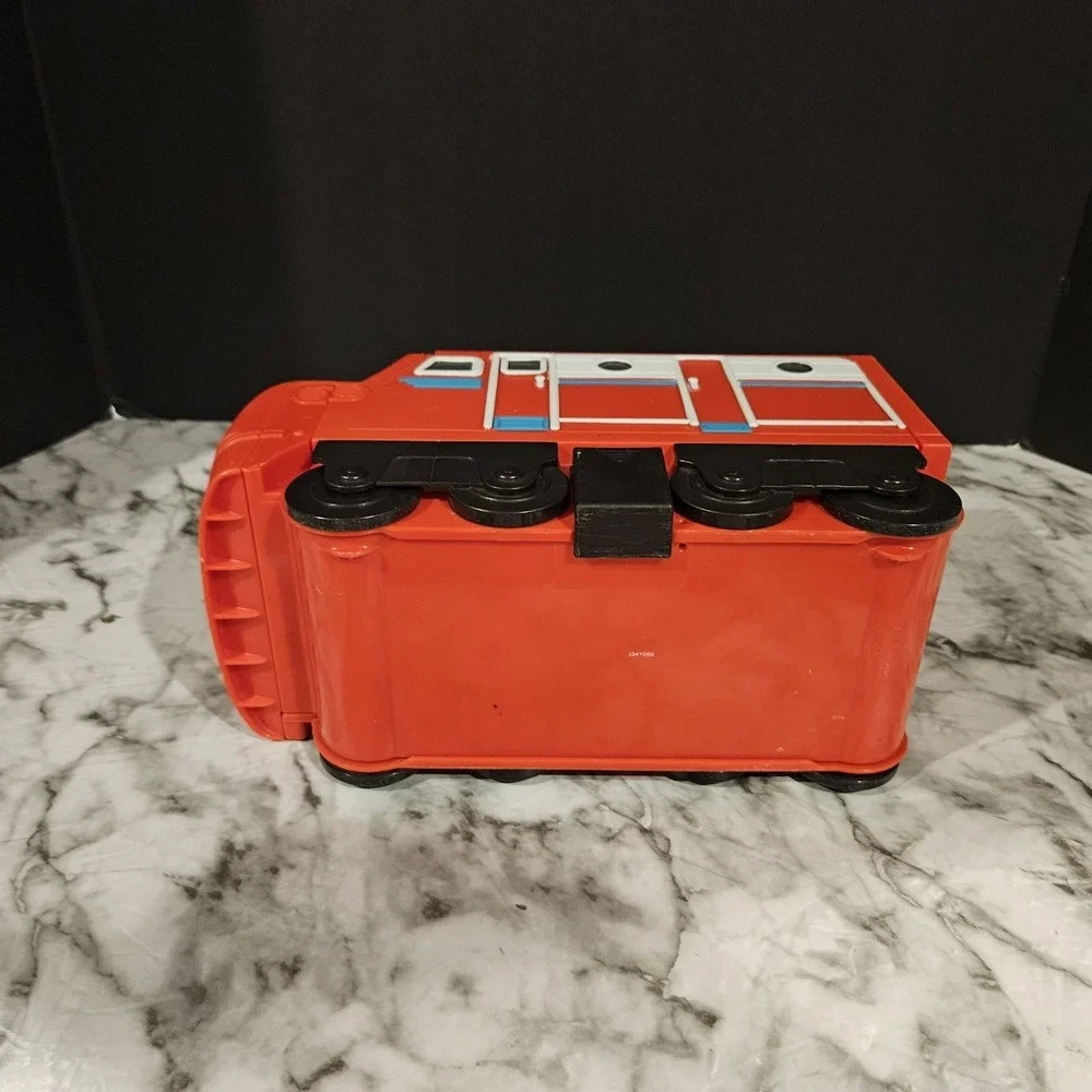 2010 Chuggington Train Carry Case Storage Carrier w/ 5‎ Diecast Trains Lot